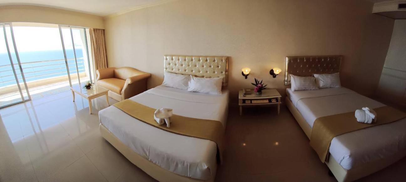 Adriatic Palace Hotel Pattaya Bagian luar foto