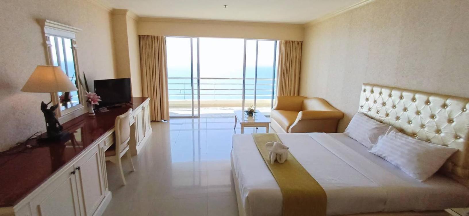 Adriatic Palace Hotel Pattaya Bagian luar foto