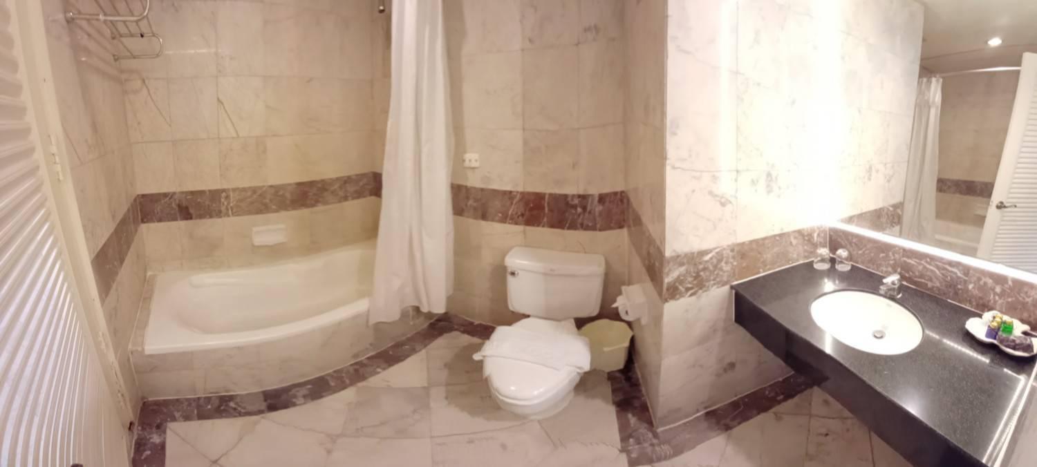 Adriatic Palace Hotel Pattaya Bagian luar foto