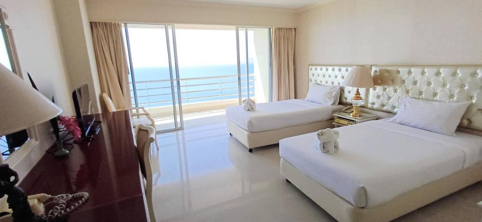 Adriatic Palace Hotel Pattaya Bagian luar foto
