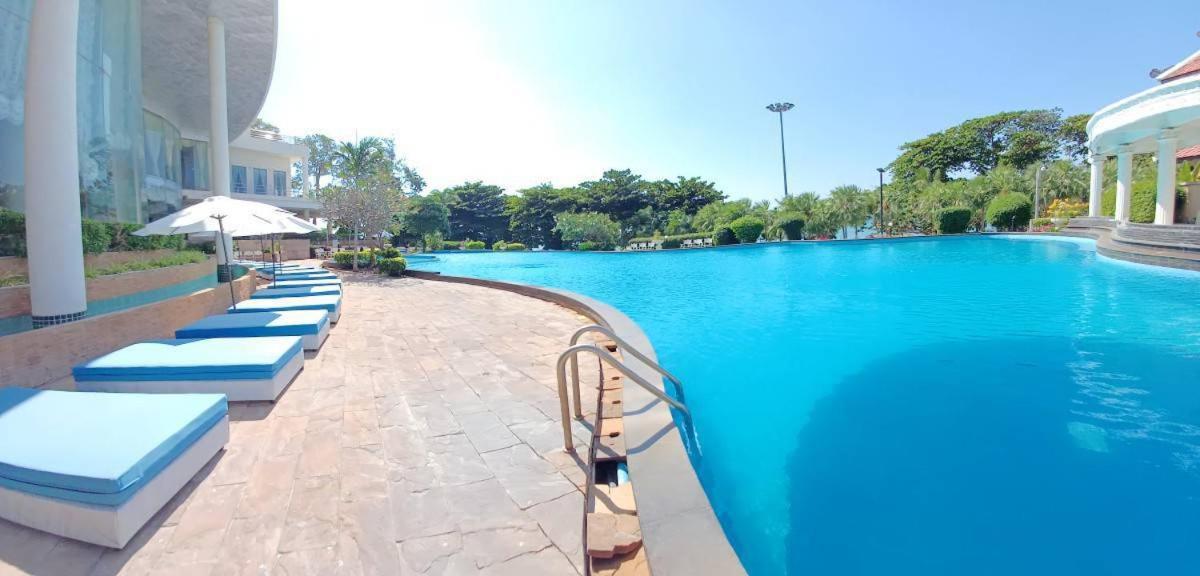 Adriatic Palace Hotel Pattaya Bagian luar foto