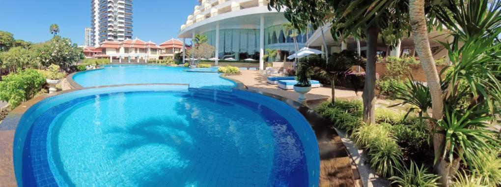 Adriatic Palace Hotel Pattaya Bagian luar foto