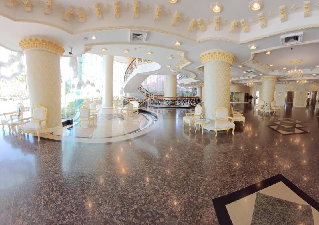 Adriatic Palace Hotel Pattaya Bagian luar foto