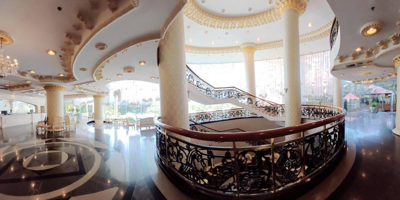 Adriatic Palace Hotel Pattaya Bagian luar foto