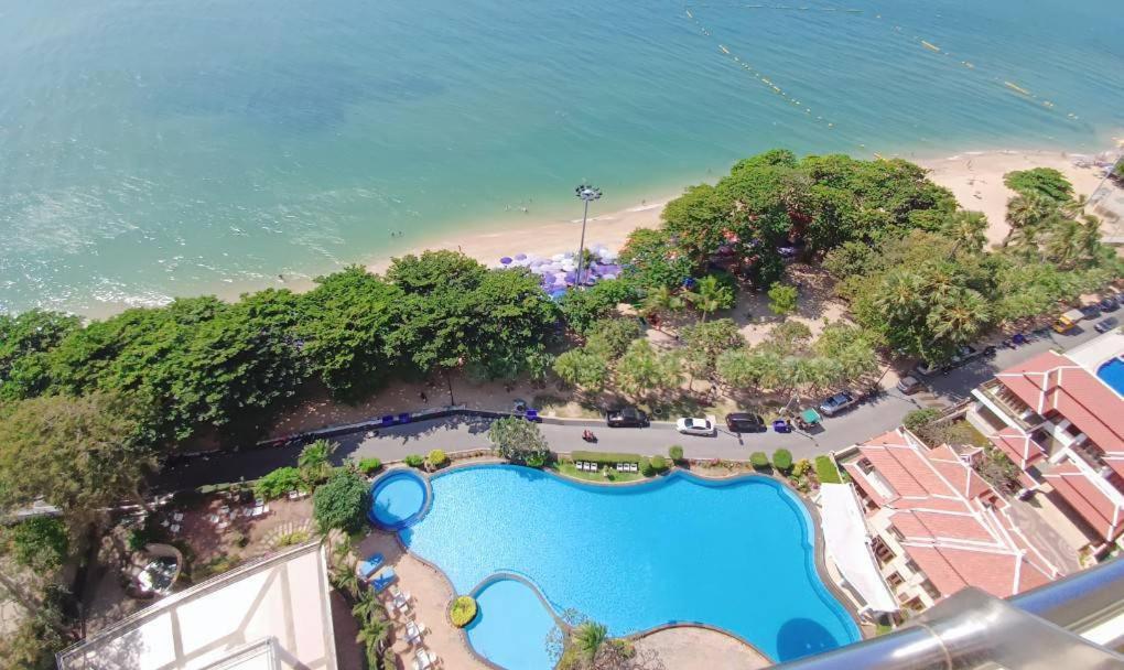 Adriatic Palace Hotel Pattaya Bagian luar foto