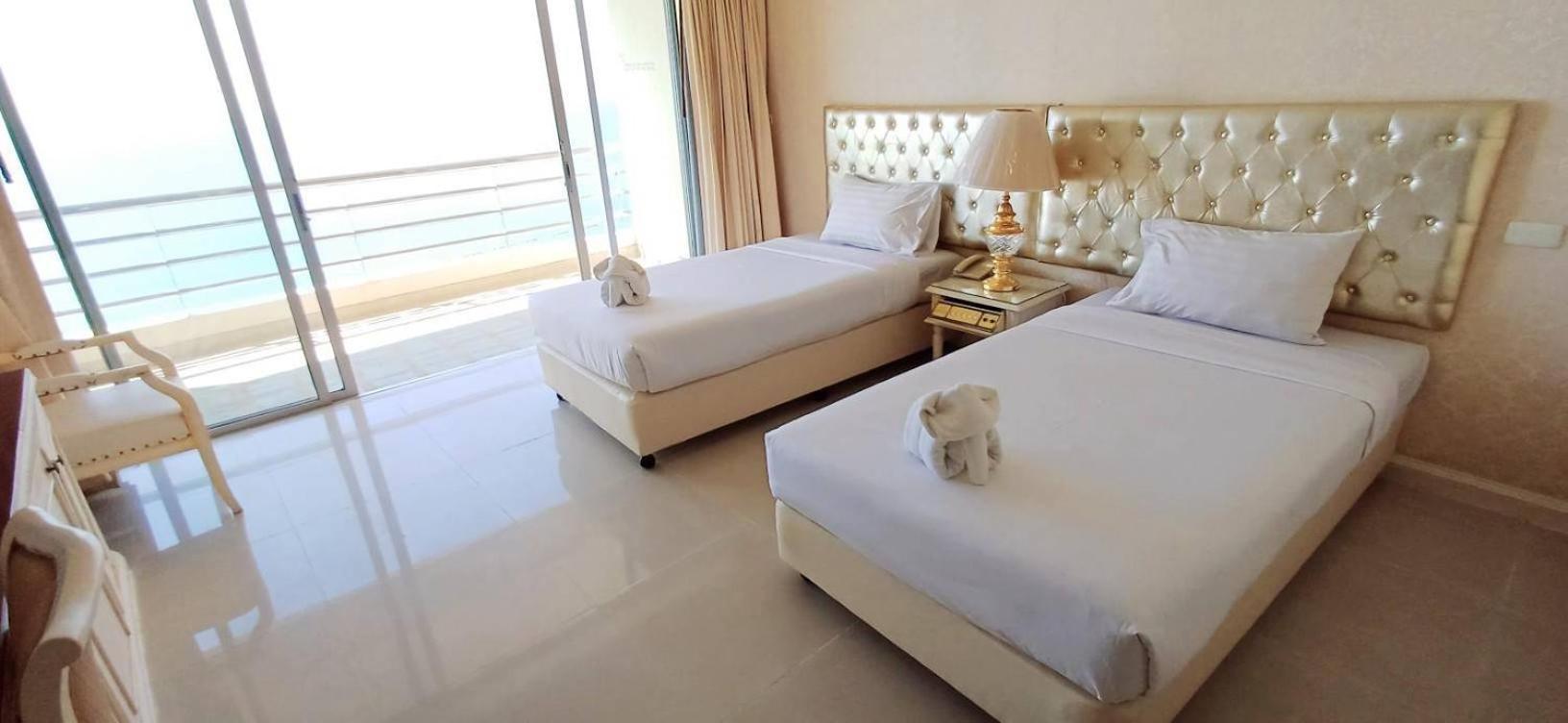 Adriatic Palace Hotel Pattaya Bagian luar foto