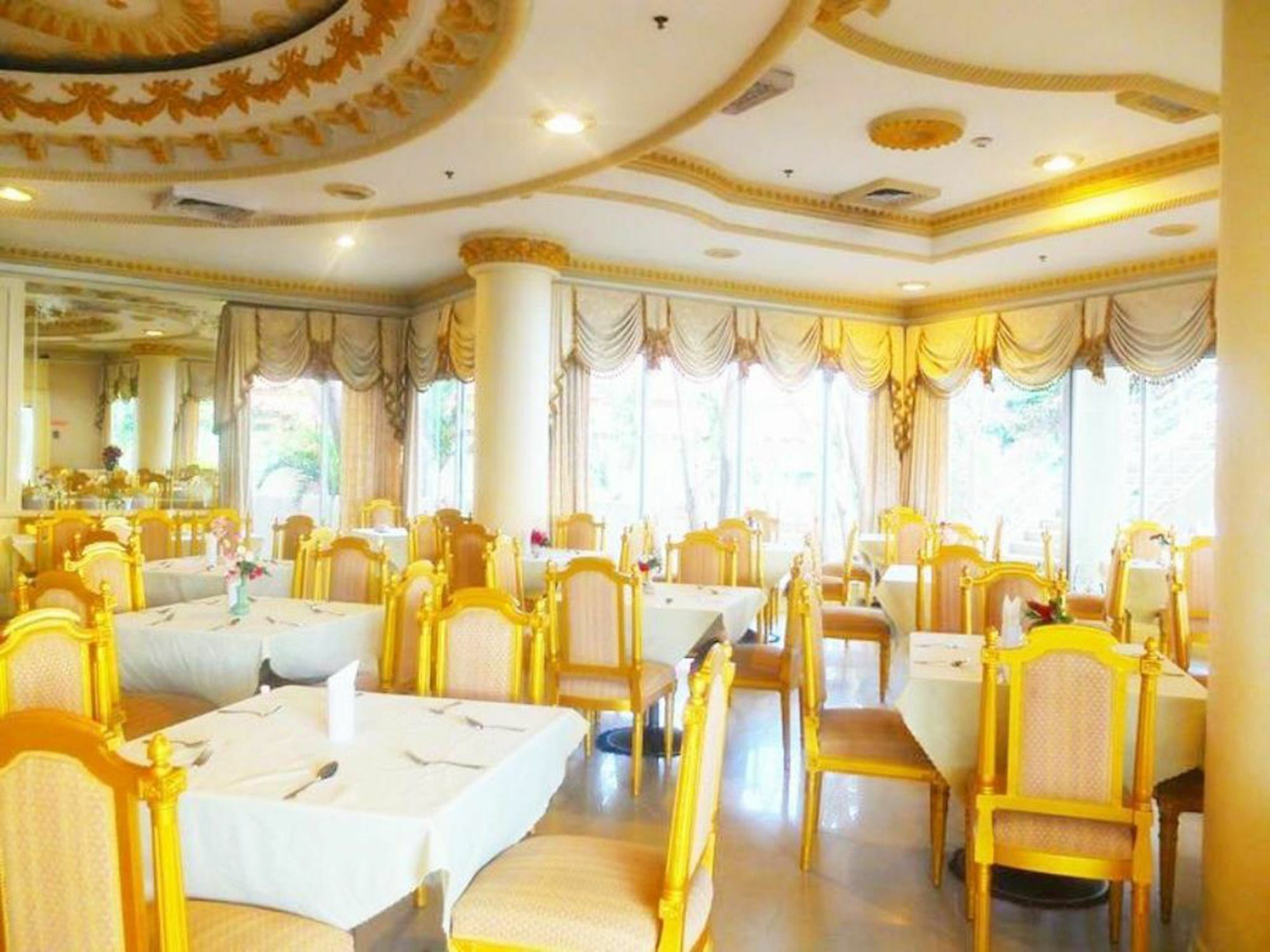 Adriatic Palace Hotel Pattaya Bagian luar foto