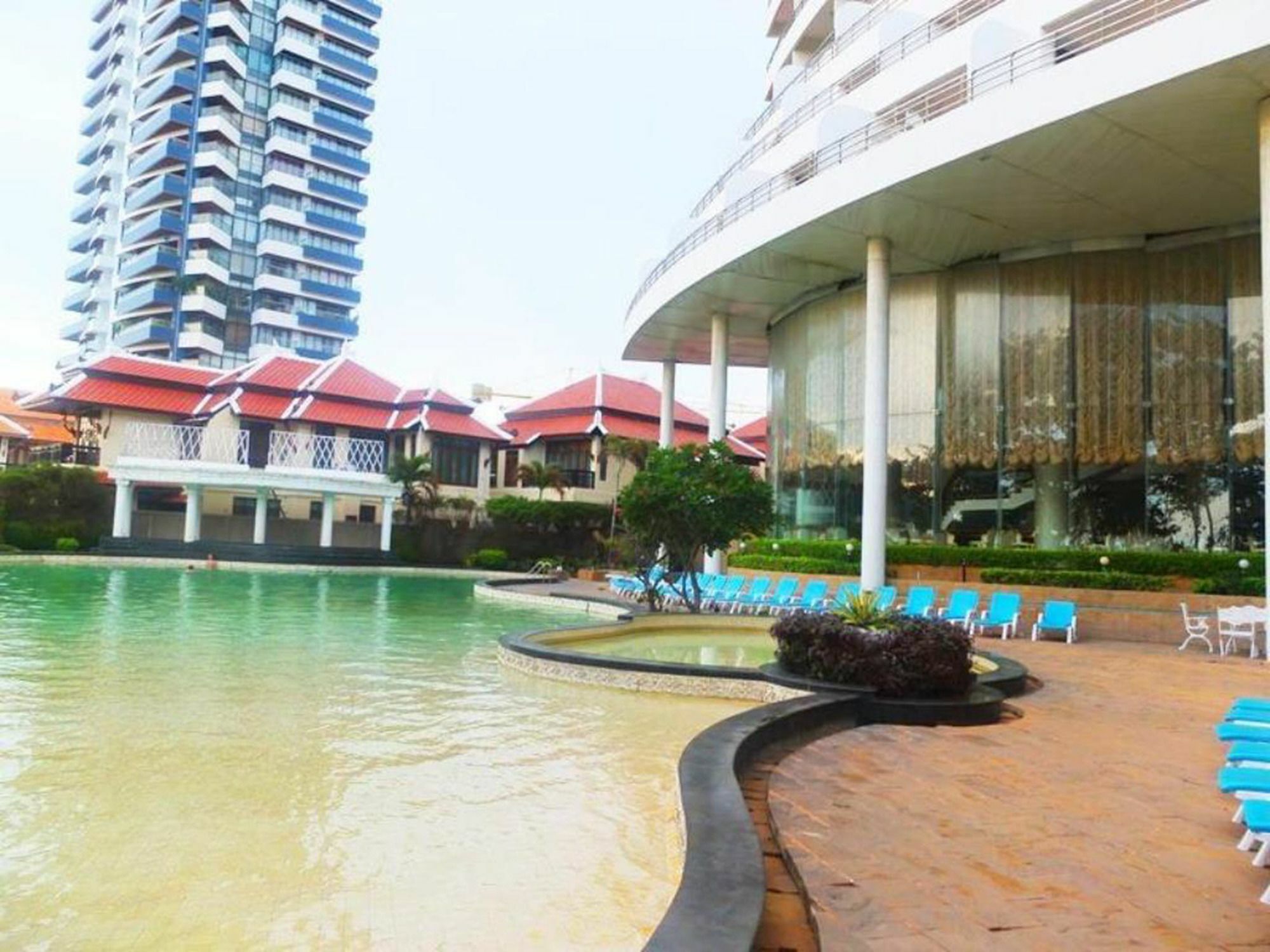 Adriatic Palace Hotel Pattaya Bagian luar foto